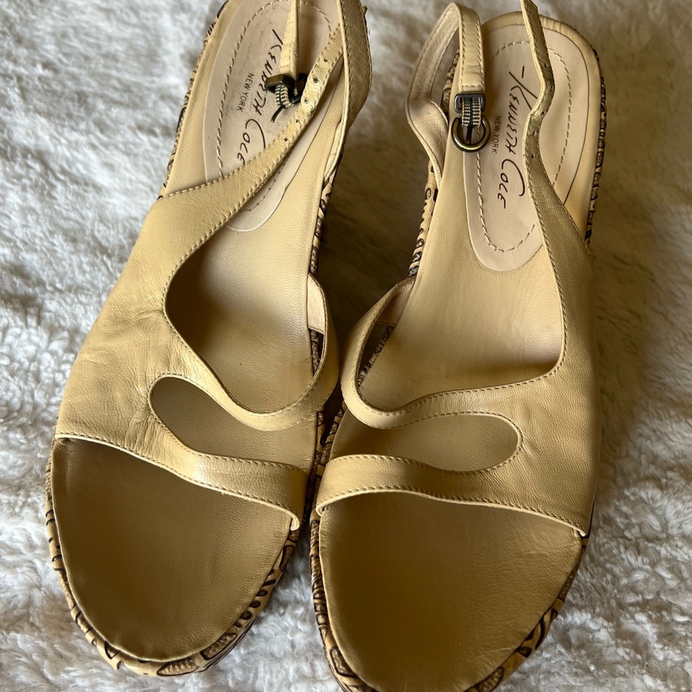 Kenneth Cole New York Laser  Cut Wedge Sandals Shoes